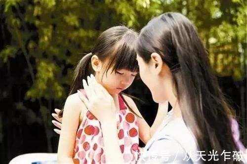 发朋友圈|熊孩子把超市桃子全戳出洞，家人发朋友圈：真是妈妈的好帮手