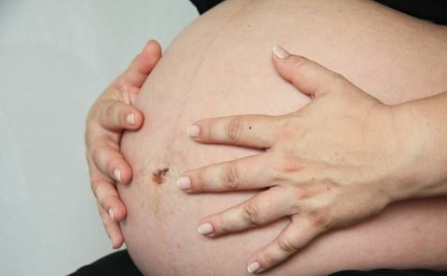 当妈|超过40岁才生娃的女性,是一种怎样的当妈体验?听听过来人的讲述