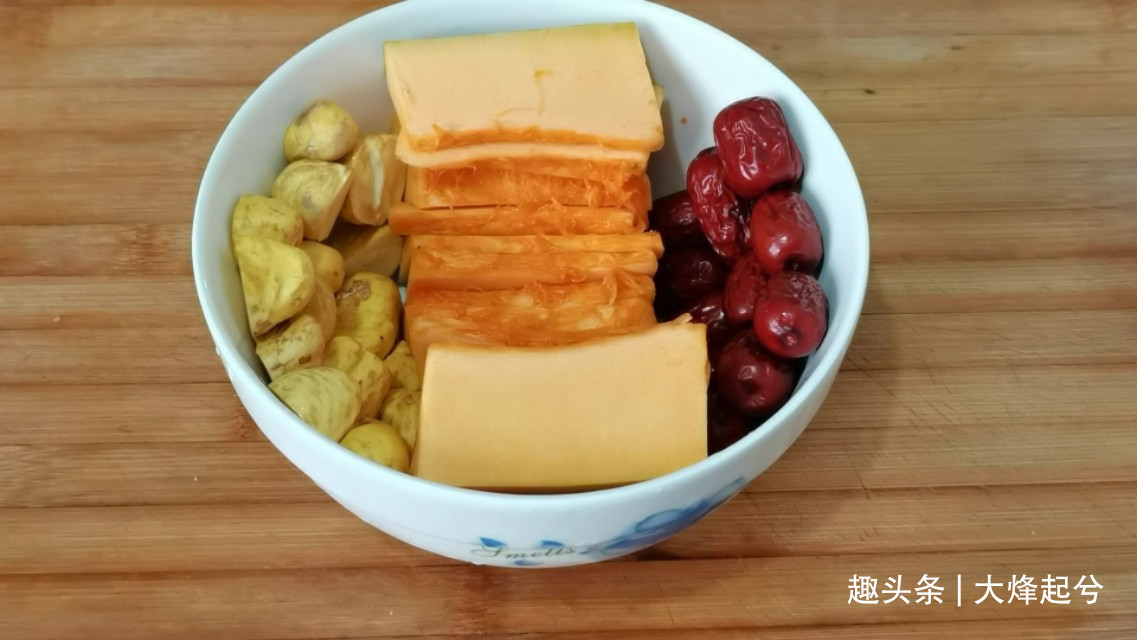 秋冬板栗营养,用板栗南瓜做解腻小甜品,香甜软糯,美味又可口
