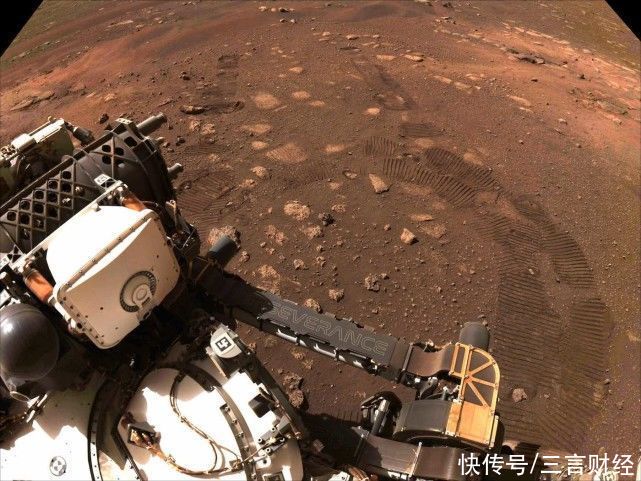 毅力号完成在火星上的首次“行走”