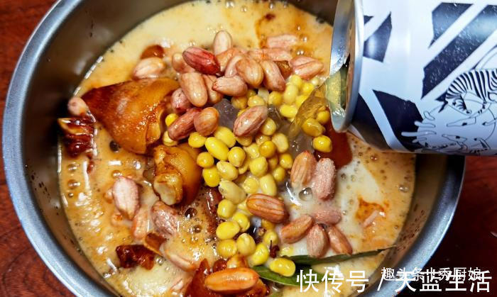厨娘|夏天,要多吃猪蹄,营养滋补不发胖,比吃牛羊肉强,炖一锅真馋人
