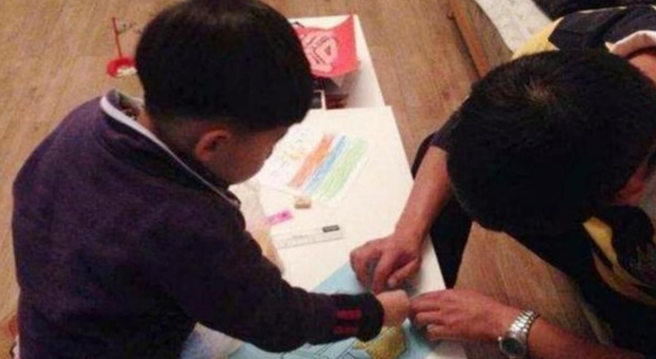 小王|“老师让带1万颗豆”, 宝妈陪娃数到半夜，质问老师反遭“打脸”