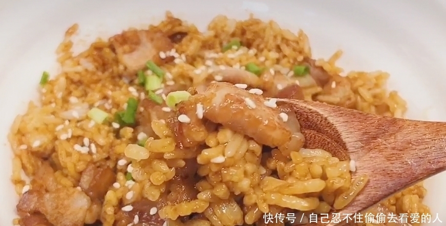 下班晚来不及烧菜，用简单食材做出美味，当菜也能当小吃，好香！