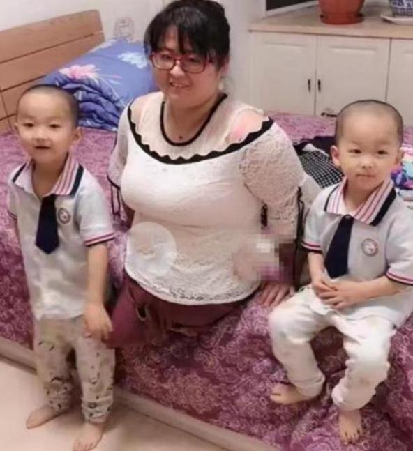 双胞胎儿子|5年前,“无腿妈妈”坚持做试管,怀上双胞胎儿子,如今怎么样了