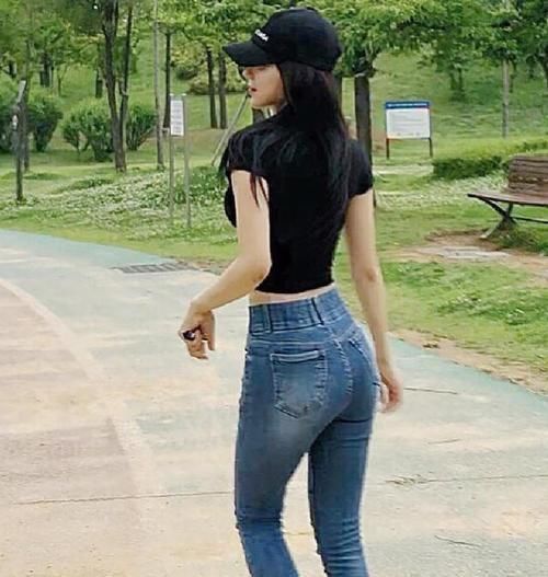 气质|牛仔裤很休闲显气质,不失淑女范,让你身材气质两不误