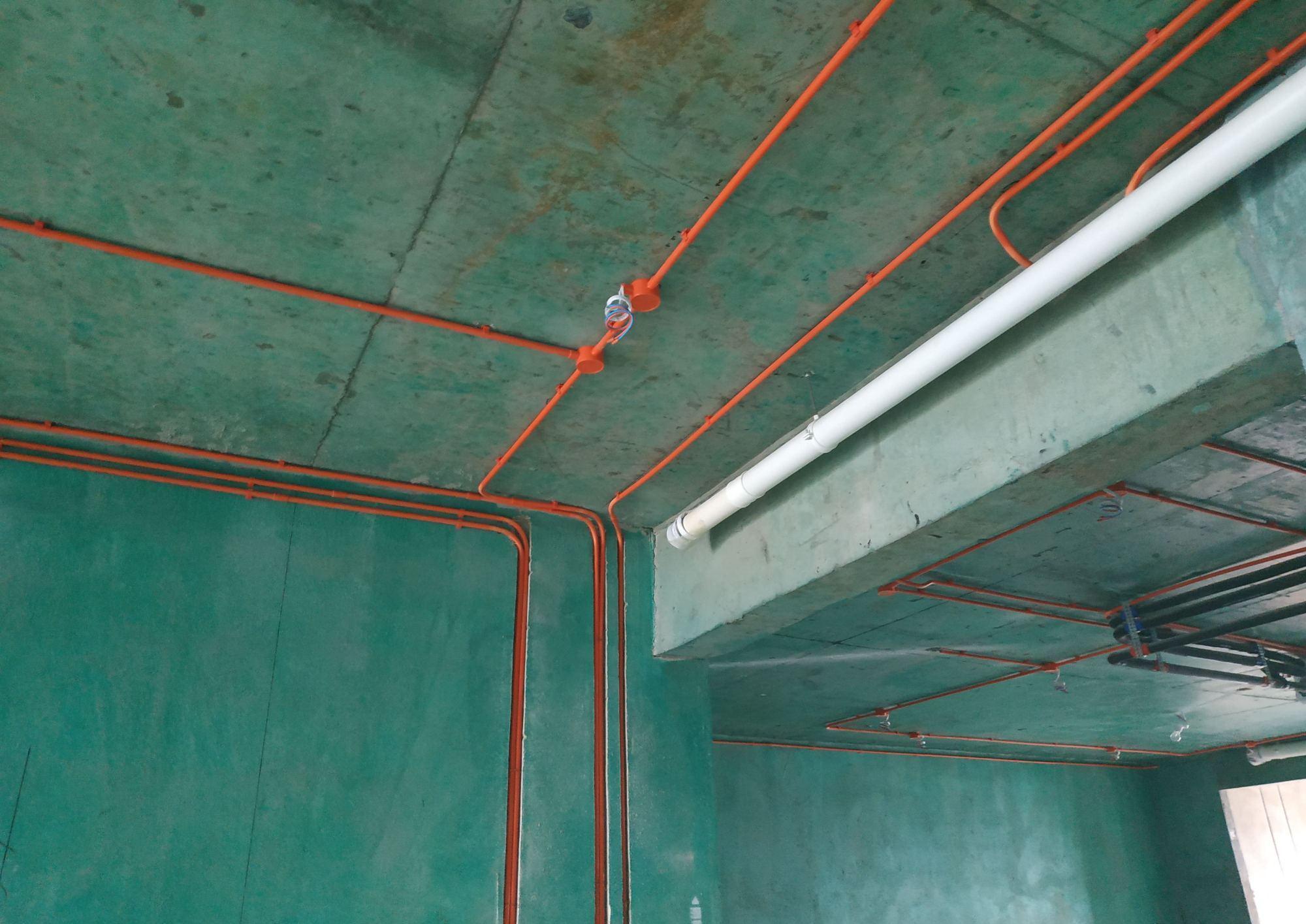 地面|家装水管电线走顶还是走地?工人推荐走顶,真的只是为了赚钱吗?