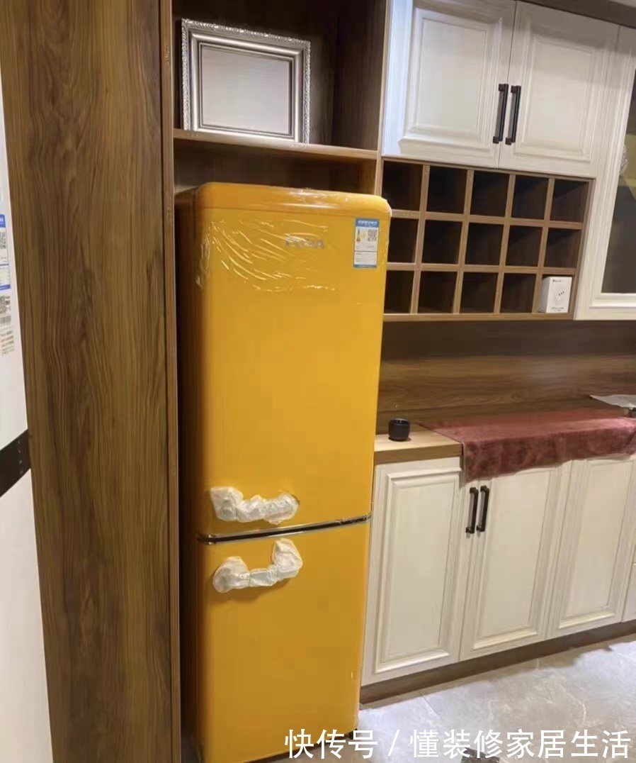 散热|越来越多人不把冰箱放在厨房了,搞卫生太难了!现在流行这样放