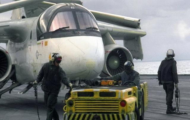 法拉利|航母上一辆其貌不扬的小车,价格却十分不菲,比20辆法拉利还贵