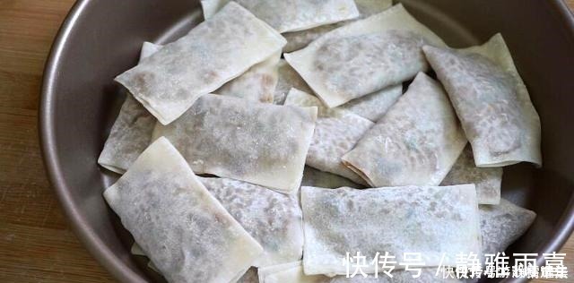 糯米饭|馄饨皮新吃法,一半蒸一半煎,比饺子简单,外面买不到