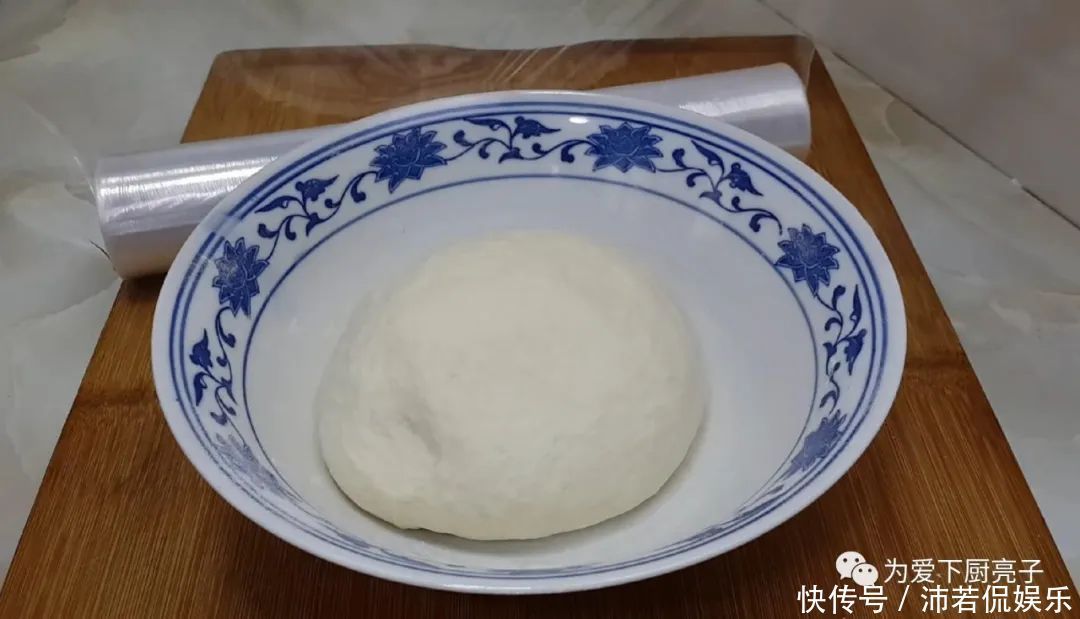  鸡蛋|烙饼这么做太香了，加3个鸡蛋，比手抓饼还香，做一次三天不起早