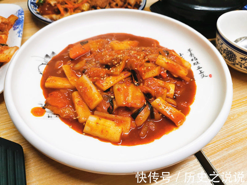 馆子|女儿请爸妈下馆子， 3菜1汤2主食，花费没过百，网友：真实惠