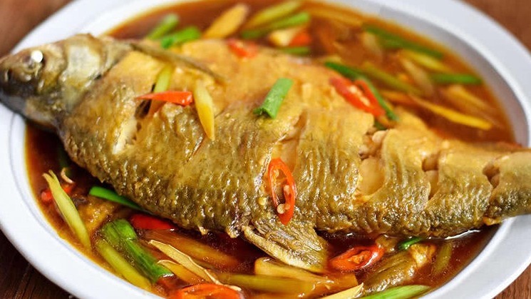 煎鱼，记住3点窍门，鱼皮不粘锅，鱼肉不散，完好无损做菜卖相好