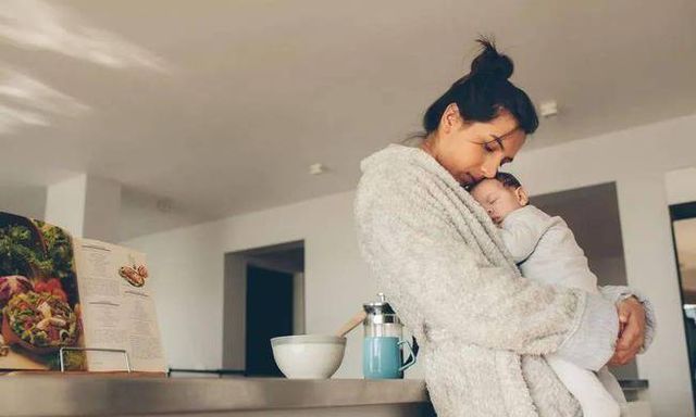 妈妈|“是个儿子吧,你妈妈开心了吧”,产妇生完孩子这番话听着都心酸