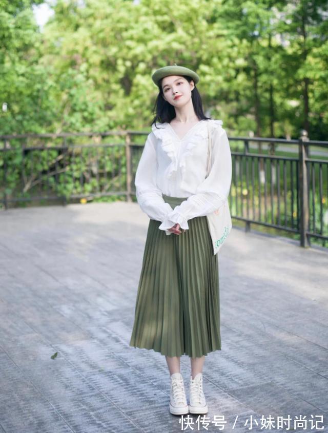 搭配|一年四季都要穿裙子!“半身裙”早秋这样穿,优雅温婉又可人