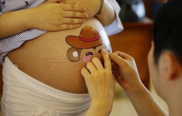 吃喝拉撒|胎儿在子宫内,怎么吃喝拉撒睡6个有趣的胎儿小知识,涨见识!