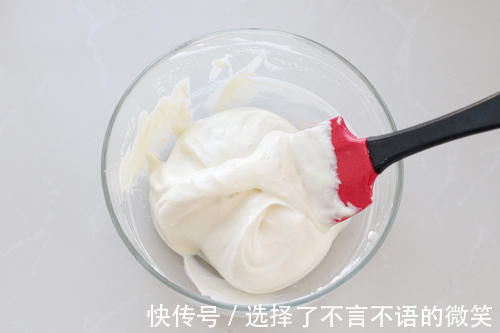 豆浆|火遍全网的豆乳奶盖蛋糕,细腻浓郁一口就沦陷,原来做法非常简单