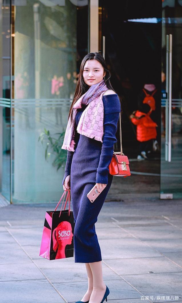 美女|街拍美女风狂雨骤时立得定,才是脚跟!