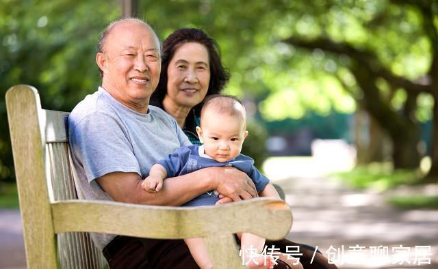 包子|隔辈带娃不用心?观察了很多孩子,发现爷爷奶奶带娃有共同点