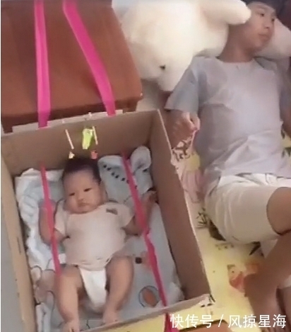 壳盒|姐姐让弟弟帮忙带娃,回到家看到的画面,当场笑出猪叫