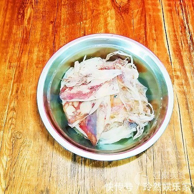 #钟于经典传统味#鱿鱼“有余”~年年有余~姜葱炒鱿鱼