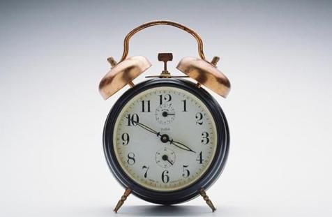 睡眠时间|秋天养生时间表,吃饭睡觉洗澡都有时间讲究,做对了才是真正养生