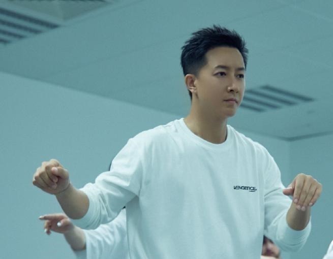 《街舞4》開錄，三位老熟人驚喜回歸，看清新導(dǎo)師更令人激動！