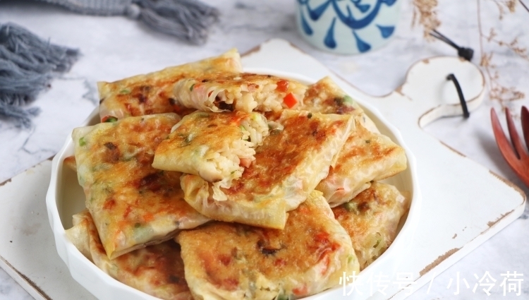 香菇|剩米饭还在炒着吃?试试新吃法,又香又脆,连着吃了3顿都吃不够