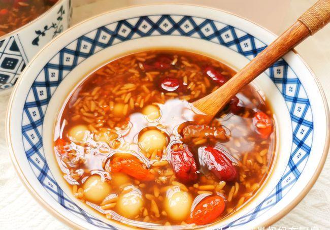 天冷了，手脚冰凉多喝这碗甜汤，软糯香甜补气血，做法简单