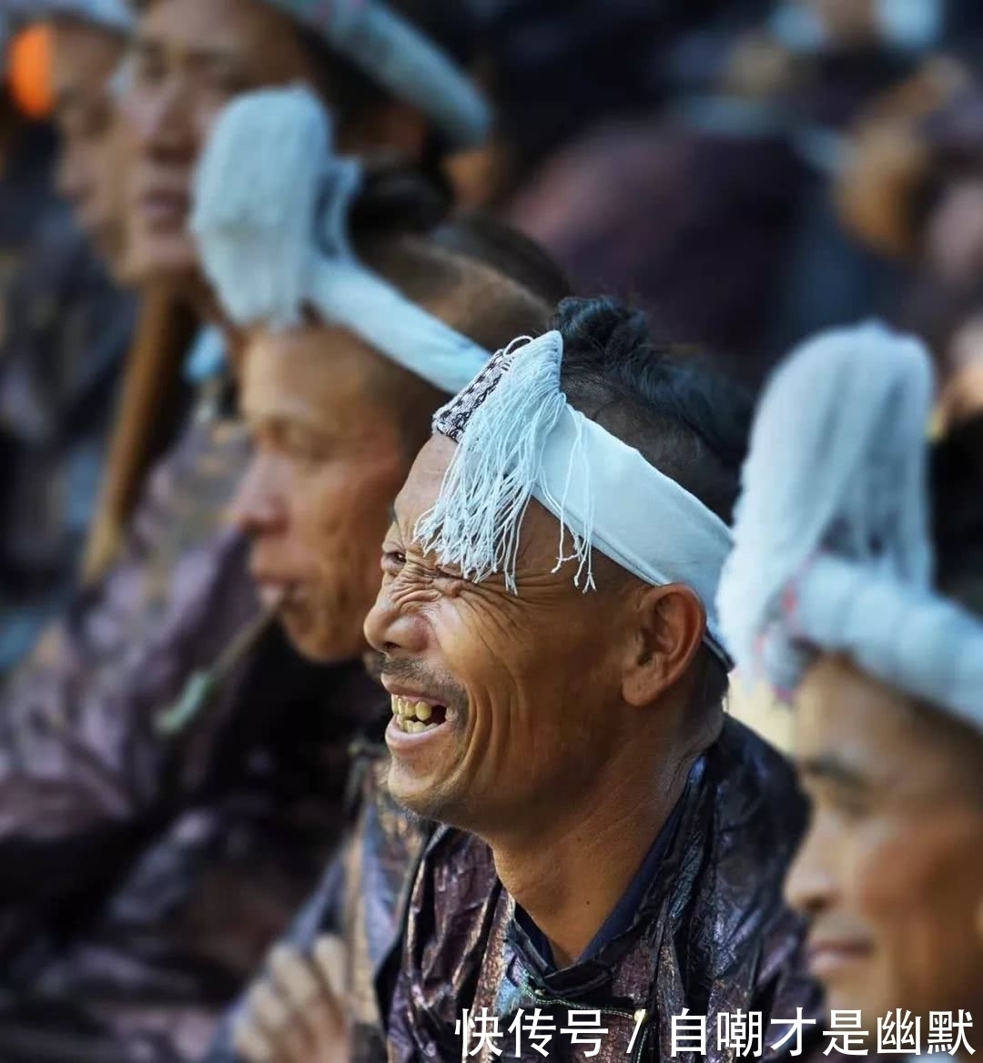 这个深山市集让清清瞬间回到了云贵高原