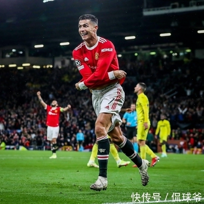 曼联|C罗回曼联5场5球,梅西巴黎4场1球,为什么感觉梅西进球好难?