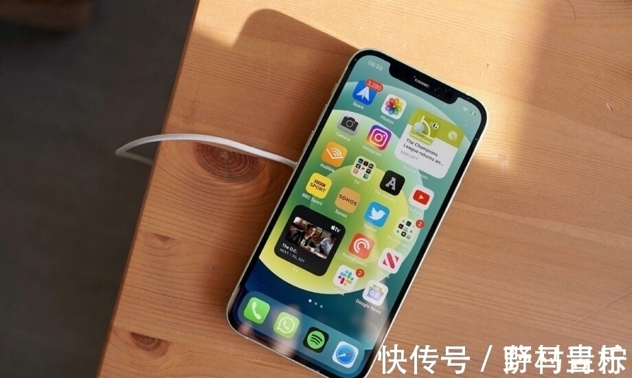 旗舰|终于知道iPhone手机那么贵，为什么愿意购买的人还络绎不绝了