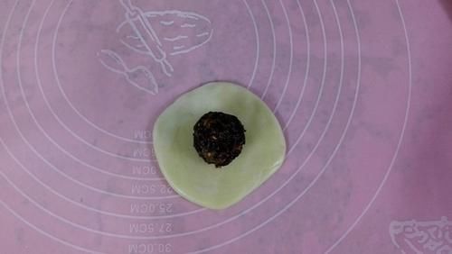 香甜酥脆的玫瑰花饼，吃一口唇齿留香，学会在家中就能制作