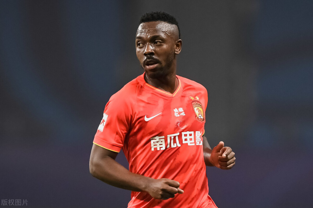 广州恒大|费南多半路折返原因来了,并非是家中有事,或是被国内记者吓跑