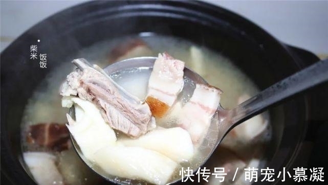 焯水|这汤太鲜了，三种食材一锅炖，不放一粒盐，现在喝正当时