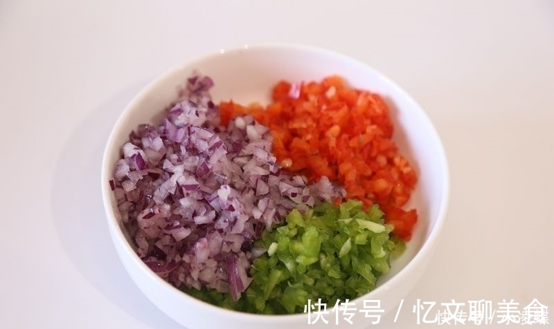 素菜吃腻了，来一道硬菜解解馋，比酥肉还香，真是好吃停不下来