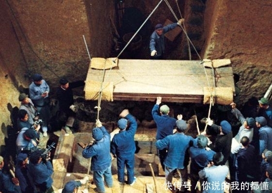 原本|陪葬辛追夫人的国宝素纱禅衣原本有两件, 可惜一件被冲到了下水道