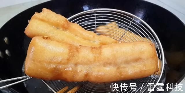 早餐别烙饼吃包子了，教你新吃法，香酥又松软，比面包烧饼还好吃