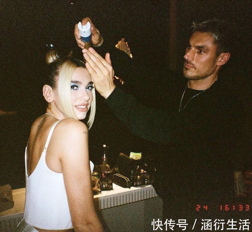 染发 “爆顶染”赵小棠一夜吸赞十几万!丑哭亿万网友的秃头发型,怎么就火了?