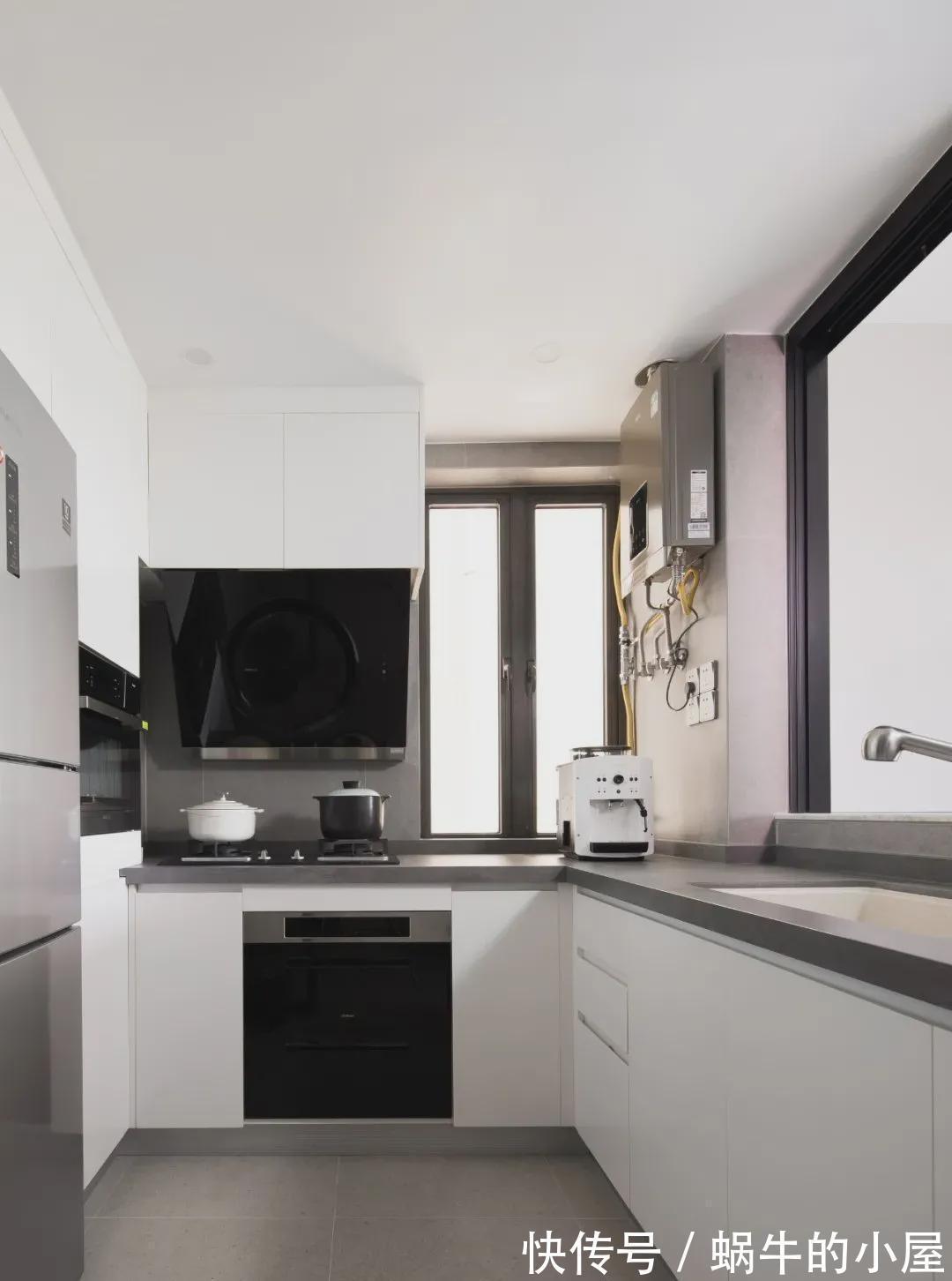 两居|87㎡舒适养心的北欧风两居，一抹复古墨绿色，好看到受不了~