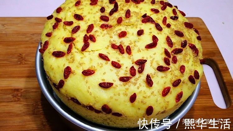 家里有红薯和面粉,就能做发糕,比蛋糕简单好吃,新手一次就成功