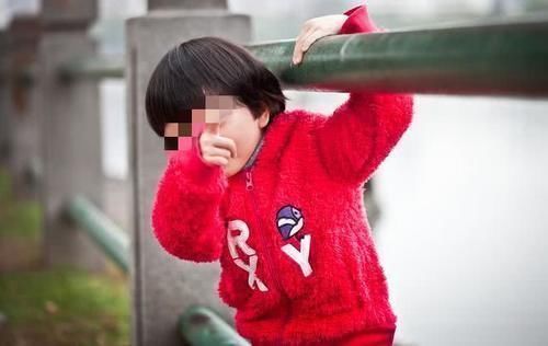 婴儿|孩子的脾性到底像谁？遗传学家：孕期就定型了，后天难改变