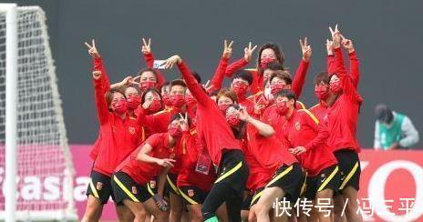 水庆霞|中国女足7比0大胜伊朗,“不像女人”的门将也挡不住过生日的王霜