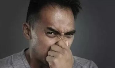 排尿|排尿黄,异味大可能是这些问题在作怪,别傻傻以为是上火了