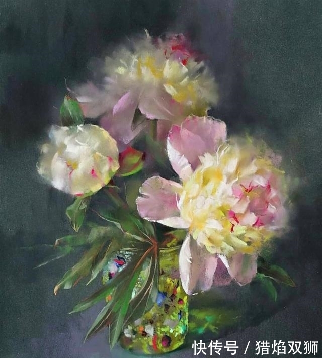 粉画#他可以赋予花卉作品不同的质感,那种柔和自美,赏心悦目!