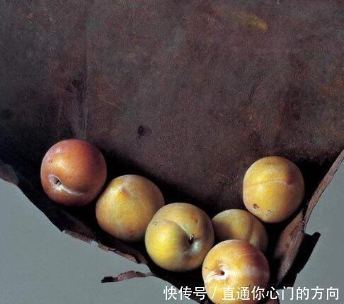 冷军画柿子沾着“石灰”,卖149万不过瘾,改画李子,却卖200万