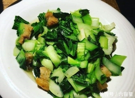 炒青菜第一步是什么?好多人做错了,难怪炒出来又老又硬还难吃