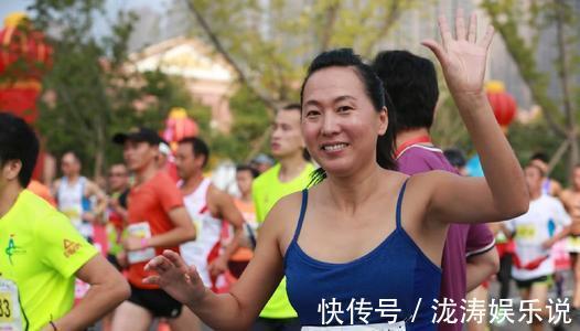 刘翔|奥运冠军王军霞,3段婚姻3个孩子3个爹,如今48岁气色依然红润