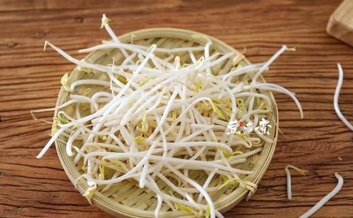 既是菜也是主食，就连南方人也抗拒不了它的美味，食材不多但好吃