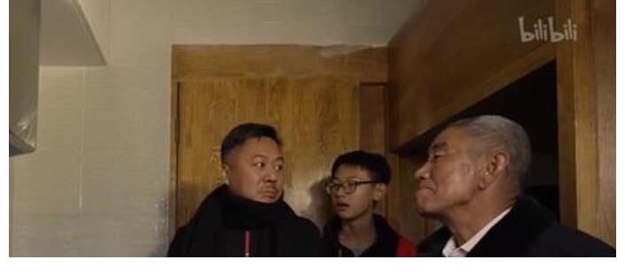 央视点名怒批，东方卫视132万红砖豪宅谁负责？王小骞点评受热捧