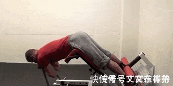 训练|这个动作是身材挺拔的关键, 而且训练门槛很低!